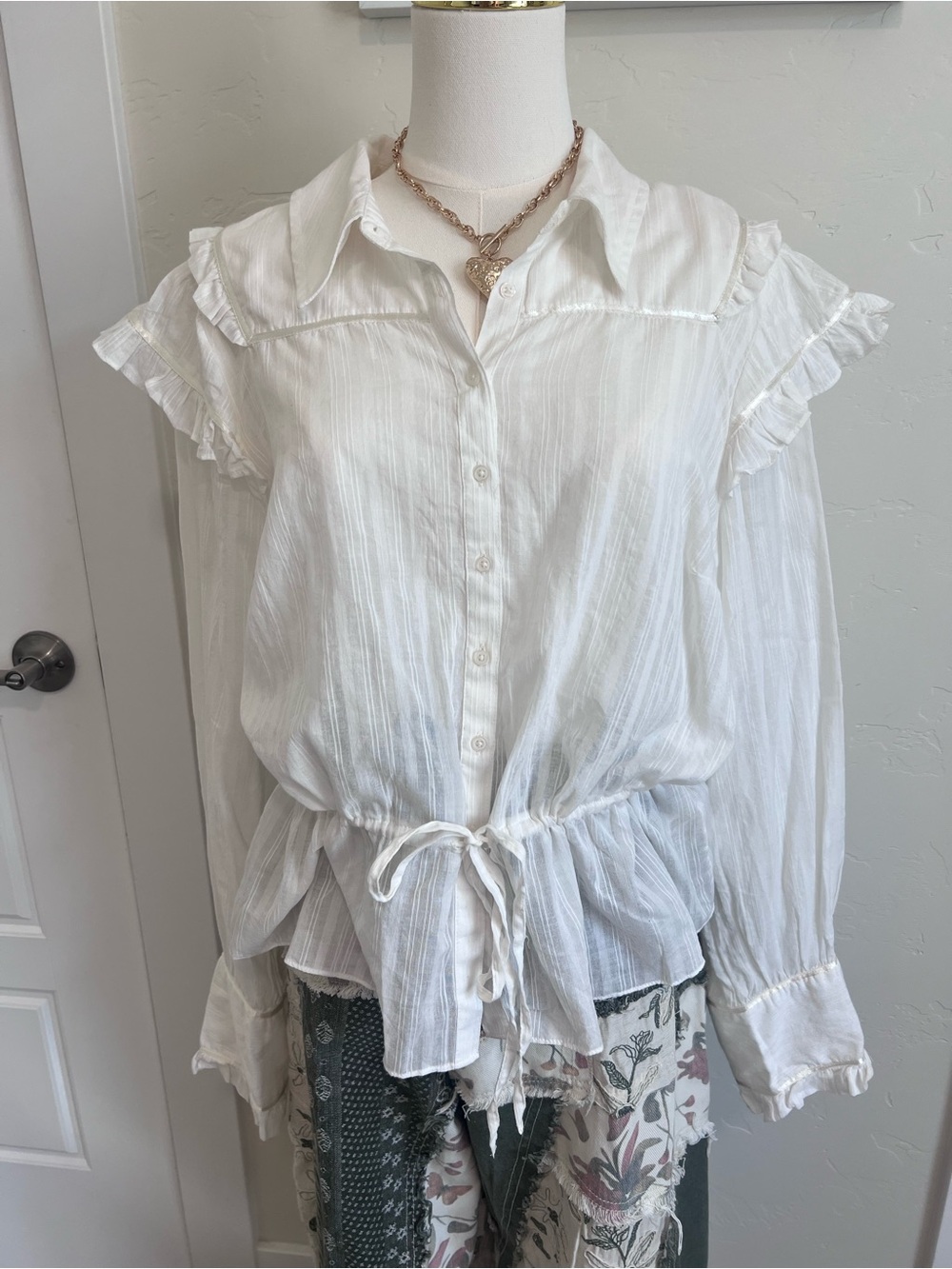 Free People Boho Ruffle Tie-Waist Button Front Top. MWT ~ Large 🌷